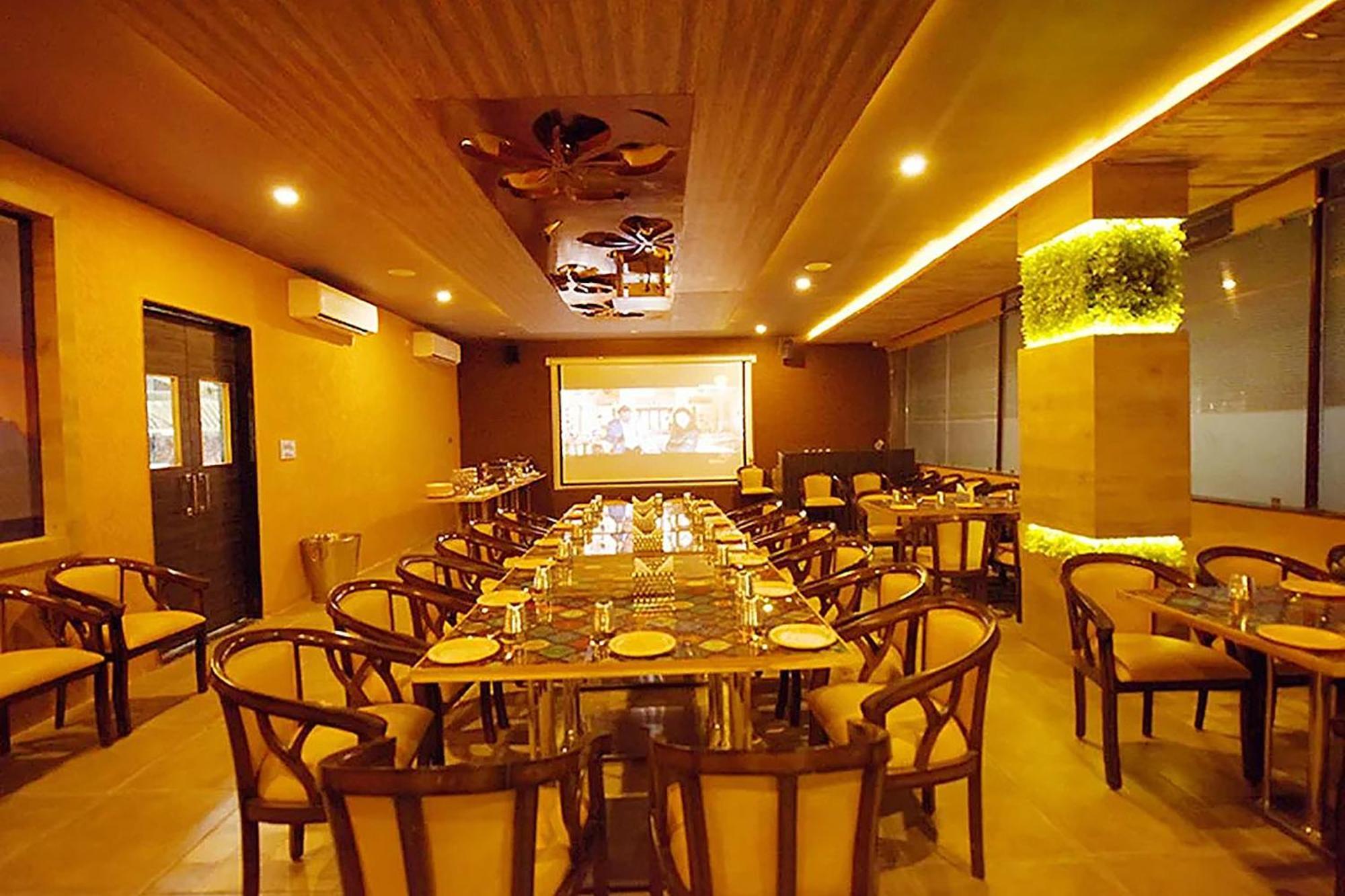 Hotel The Bentree Bhopal Exterior photo