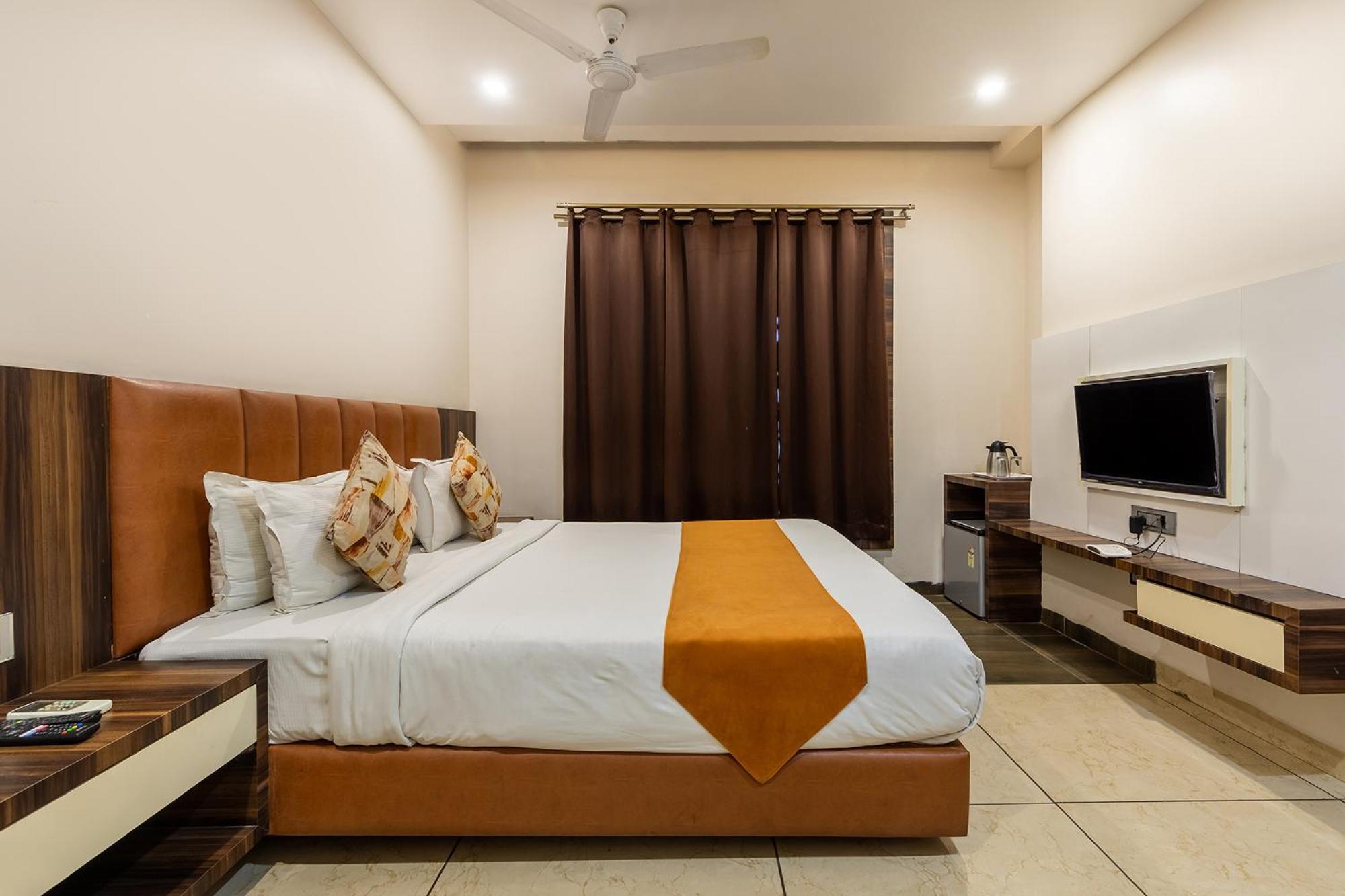 Hotel The Bentree Bhopal Exterior photo